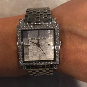 LIKE NEW Michael Kors women’s watch